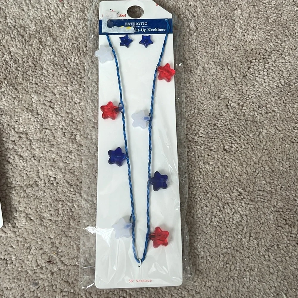 Patriotic set 3 earrings and light up stars necklace with earrings